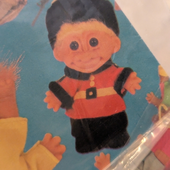 Vintage Troll Dolls Hallmark Wrapping Paper NWT 2 packs - Picture 7 of 10